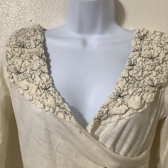 Anthropologie Cream Bohemian Hippie Boho Chic Minimalist Wrap Embroidery Top XS - Picture 2 of 10